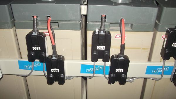 蓄電池監(jiān)測(cè)模塊