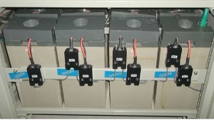 如何隨時反映出蓄電池是否完好正常的運行呢？