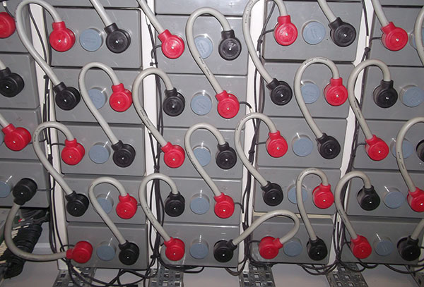 機房蓄電池監控