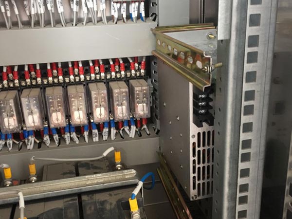 蓄電池智能在線養護終端