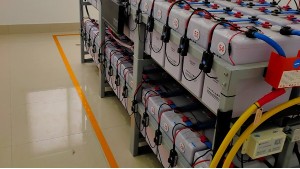 機房蓄電池在線監(jiān)控系統(tǒng)需要幾套主機？要多少錢？