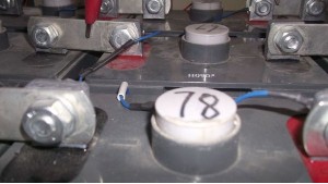 對多組蓄電池進行在線監控管理系統的解決方案！